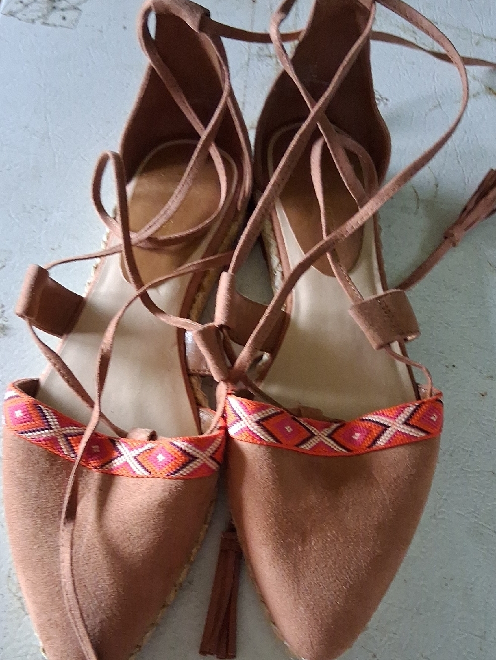 Nine west Women's Tan Suede Lace-Up Flats with Orange Embroidered Trim 7m